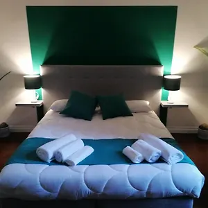 Shine House 3*, Rome Italie