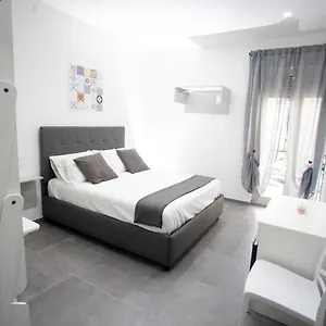 amazing-napoli.hotels-amalfi.com/